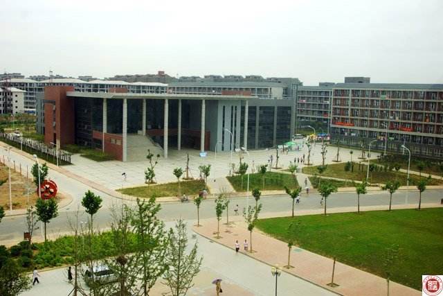 河南財(cái)經(jīng)政法大學(xué)風(fēng)景